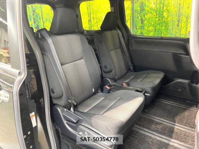 Toyota VOXY HYBRID 2018-01 7273255-8