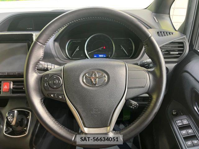 Toyota VOXY HYBRID 2015-07 7331157-10