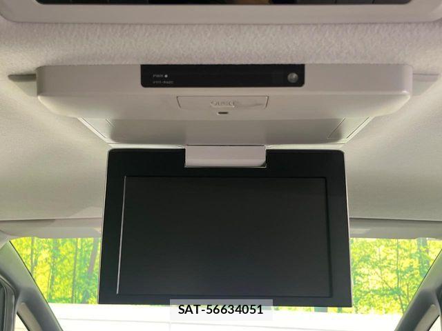 Toyota VOXY HYBRID 2015-07 7331157-2