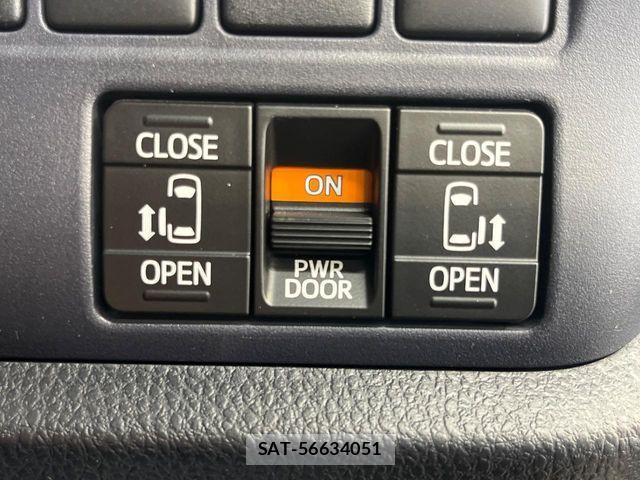 Toyota VOXY HYBRID 2015-07 7331157-3