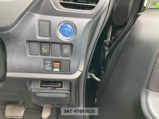 Toyota VOXY HYBRID 2014-04 7331159-15