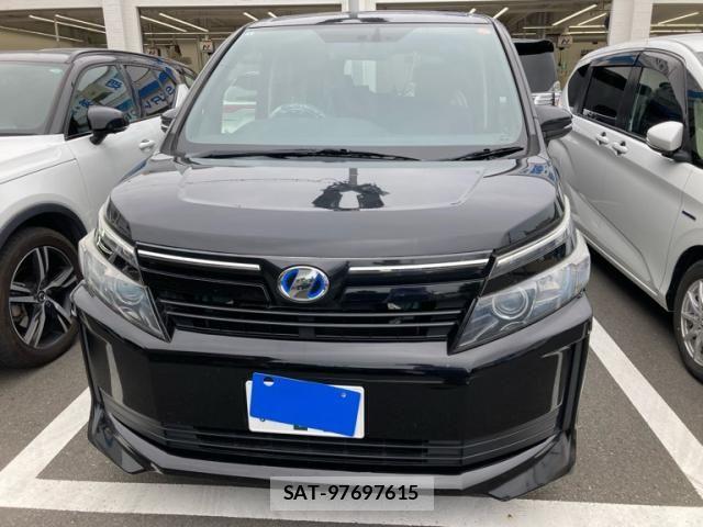 Toyota VOXY HYBRID 2014-04 7331159-2