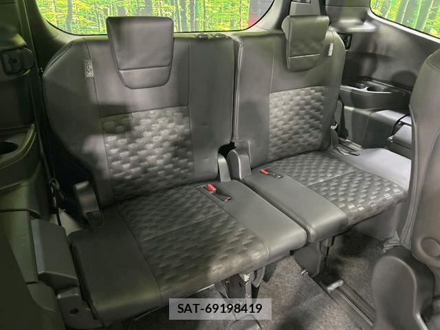 Toyota VOXY HYBRID 2024-03 7331133-9