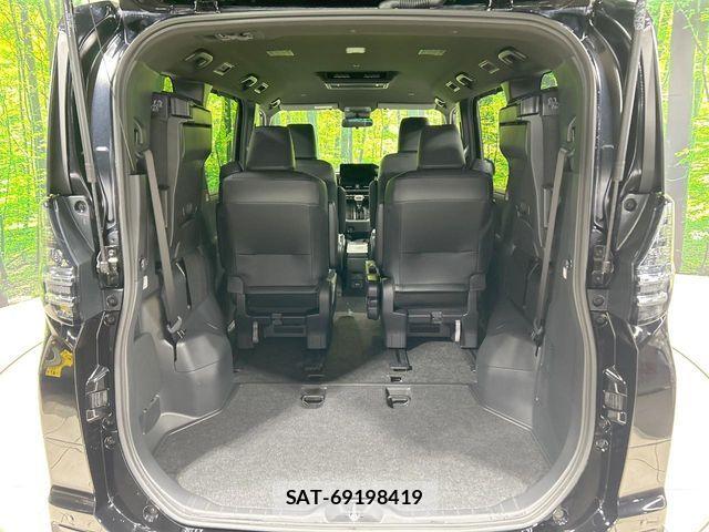 Toyota VOXY HYBRID 2024-03 7331133-10