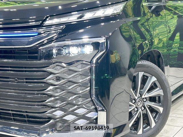 Toyota VOXY HYBRID 2024-03 7331133-12