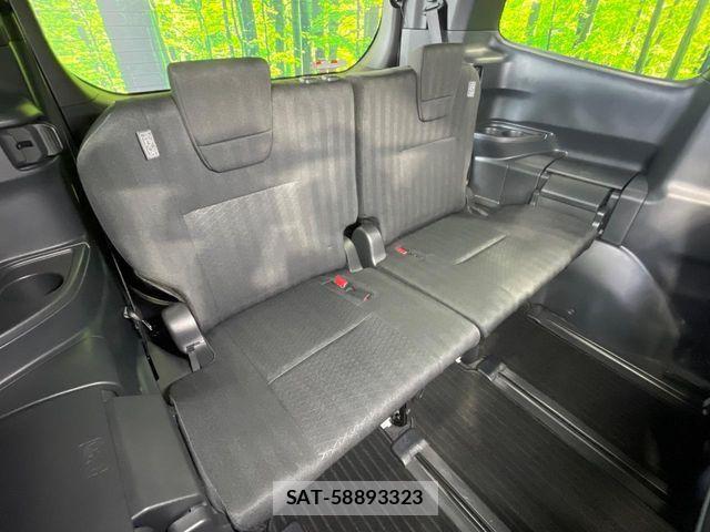 Toyota VOXY HYBRID 2023-02 7331147-10