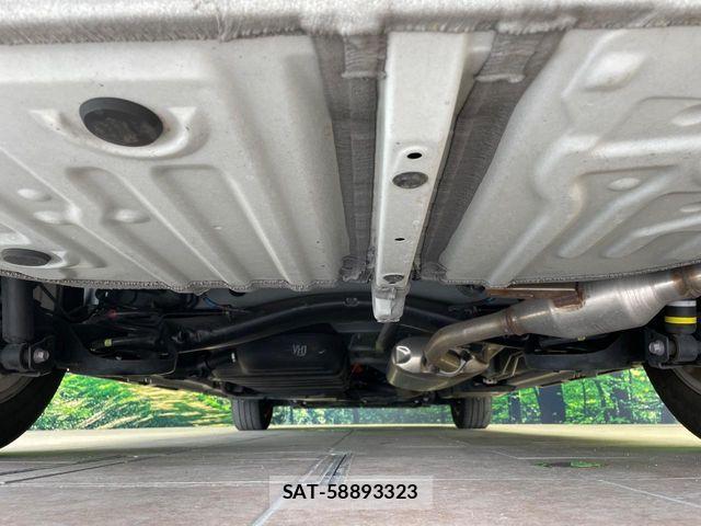 Toyota VOXY HYBRID 2023-02 7331147-19