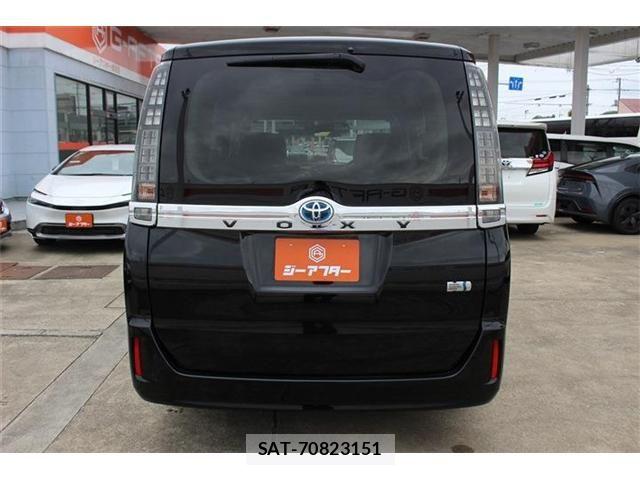 Toyota VOXY HYBRID 2015-03 7331156-11