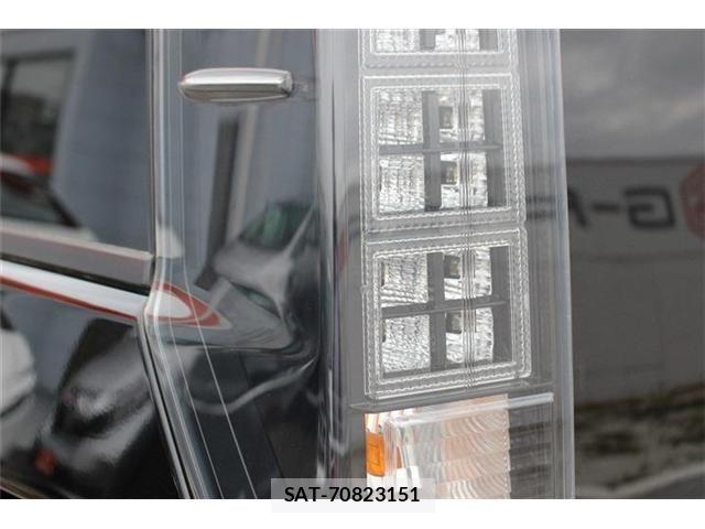 Toyota VOXY HYBRID 2015-03 7331156-23