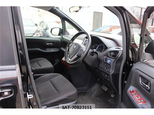 Toyota VOXY HYBRID 2015-03 7331156-24