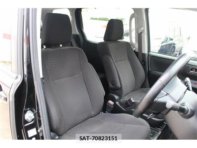 Toyota VOXY HYBRID 2015-03 7331156-25