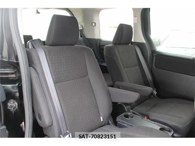 Toyota VOXY HYBRID 2015-03 7331156-27
