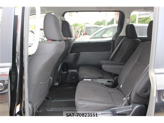 Toyota VOXY HYBRID 2015-03 7331156-28