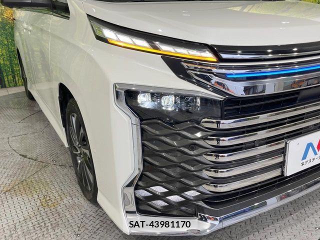 Toyota VOXY HYBRID 2023-10 7331127-13