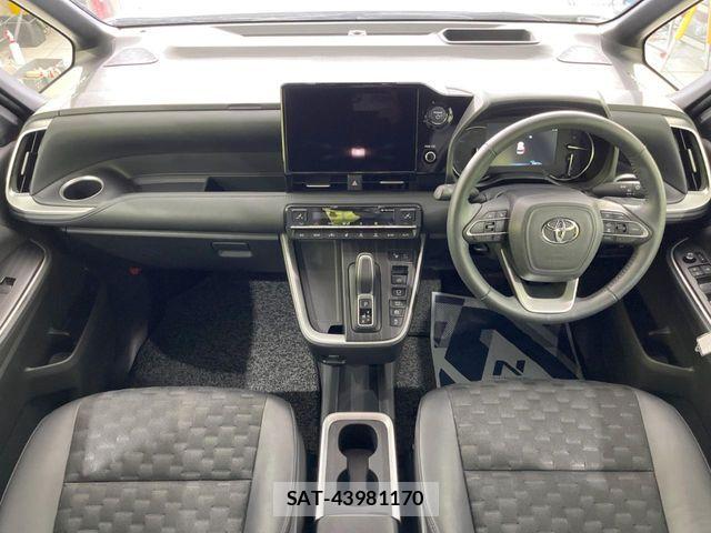 Toyota VOXY HYBRID 2023-10 7331127-1