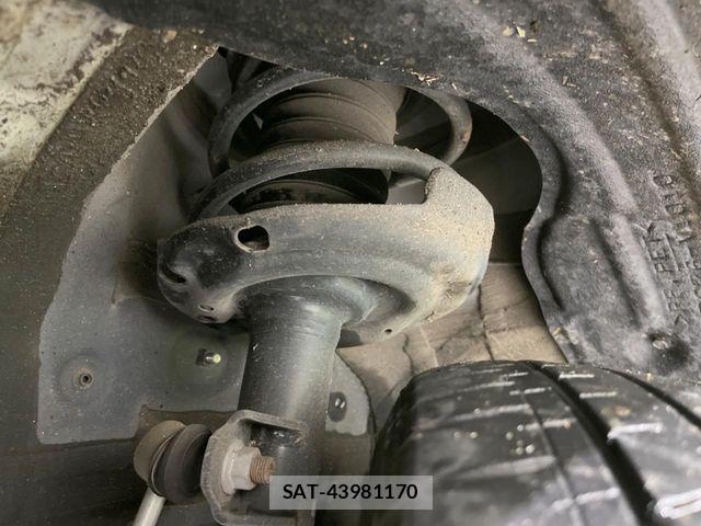 Toyota VOXY HYBRID 2023-10 7331127-19