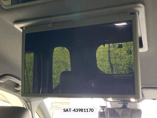 Toyota VOXY HYBRID 2023-10 7331127-4