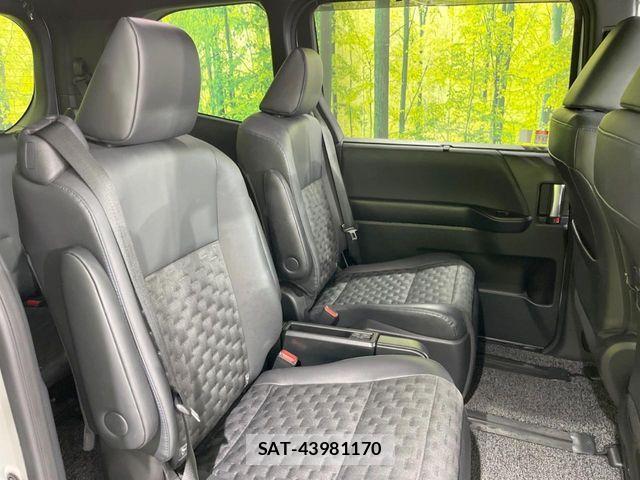 Toyota VOXY HYBRID 2023-10 7331127-8