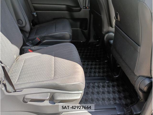 Toyota VOXY HYBRID 2023-05 7331145-16