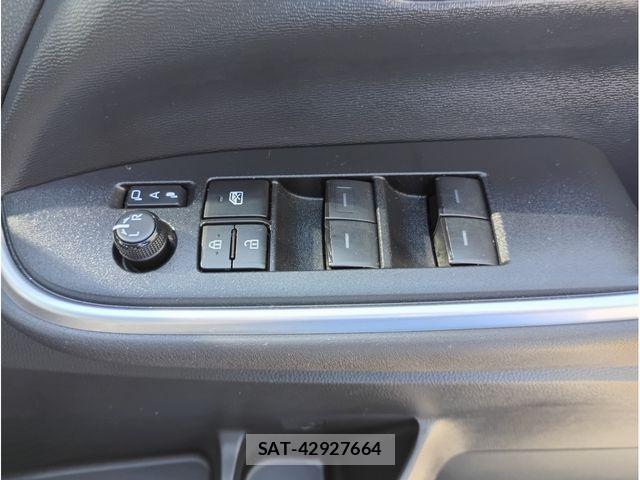 Toyota VOXY HYBRID 2023-05 7331145-6