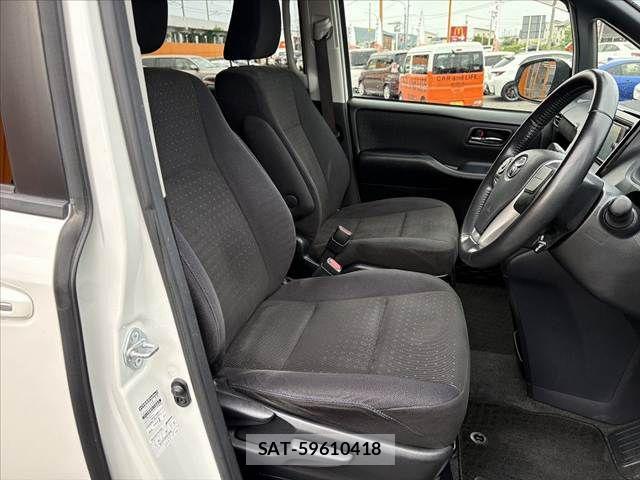 Toyota VOXY HYBRID 2014-07 7331162-15