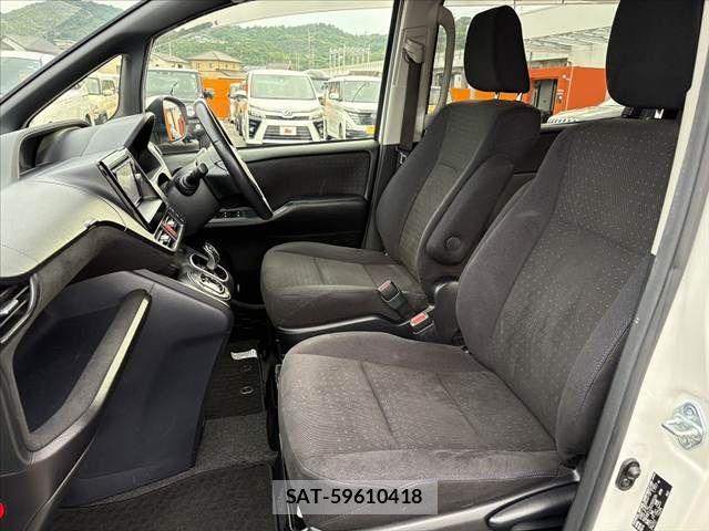 Toyota VOXY HYBRID 2014-07 7331162-17