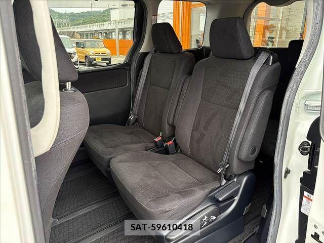 Toyota VOXY HYBRID 2014-07 7331162-18