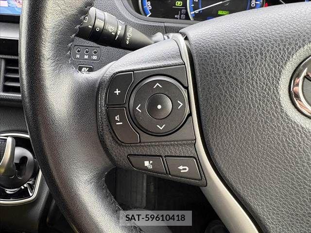 Toyota VOXY HYBRID 2014-07 7331162-24