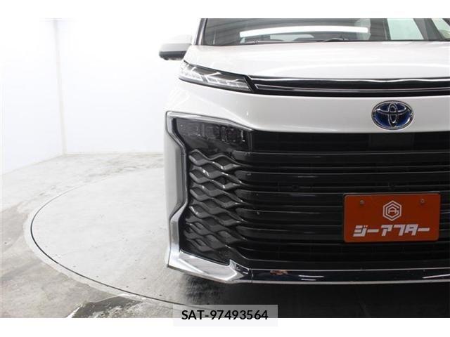 Toyota VOXY HYBRID 2022-03 7331148-10