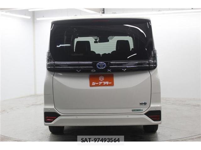 Toyota VOXY HYBRID 2022-03 7331148-5