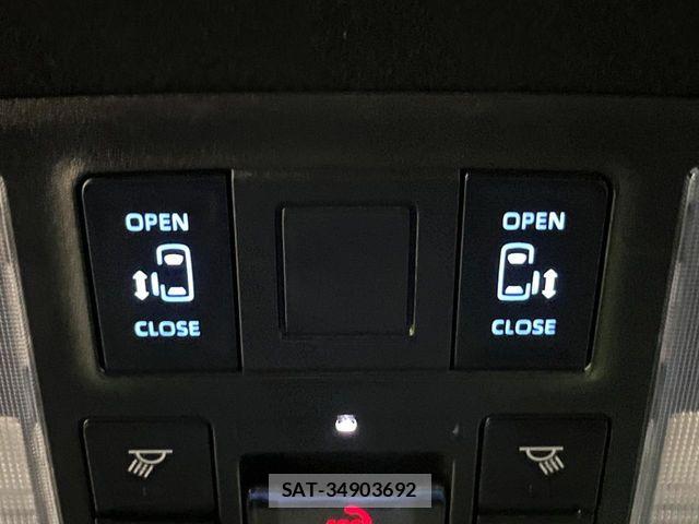 Toyota VOXY HYBRID 2025-03 7331137-3