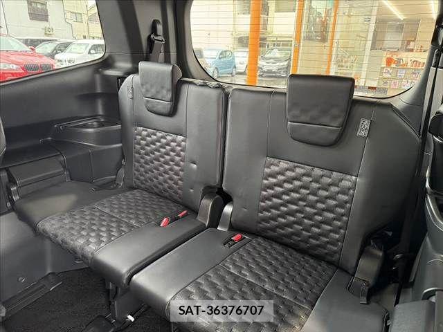Toyota VOXY HYBRID 2023-06 7331132-17