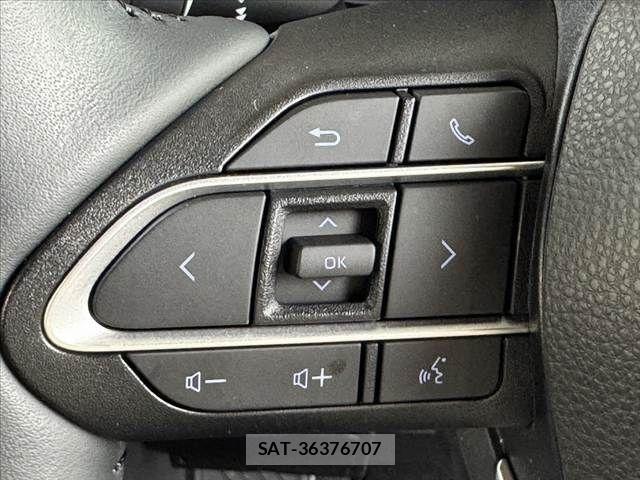 Toyota VOXY HYBRID 2023-06 7331132-24