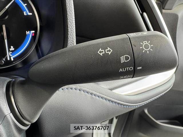 Toyota VOXY HYBRID 2023-06 7331132-26