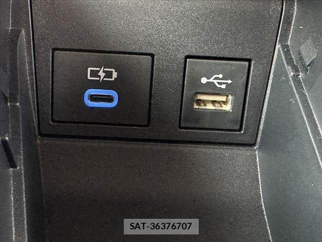 Toyota VOXY HYBRID 2023-06 7331132-28