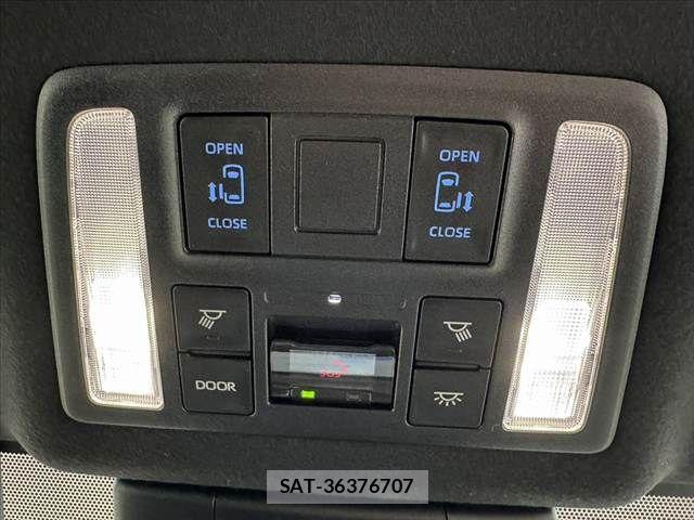 Toyota VOXY HYBRID 2023-06 7331132-5