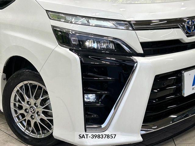 Toyota VOXY HYBRID 2021-07 7331151-12