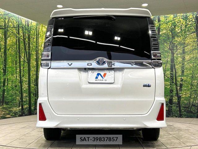 Toyota VOXY HYBRID 2021-07 7331151-15