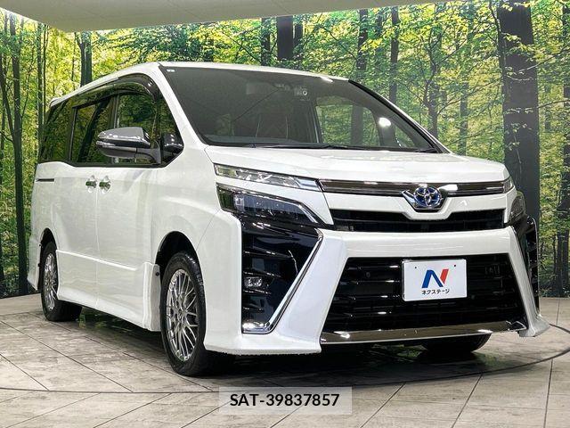 Toyota VOXY HYBRID 2021-07 7331151-16
