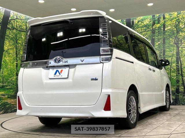 Toyota VOXY HYBRID 2021-07 7331151-17