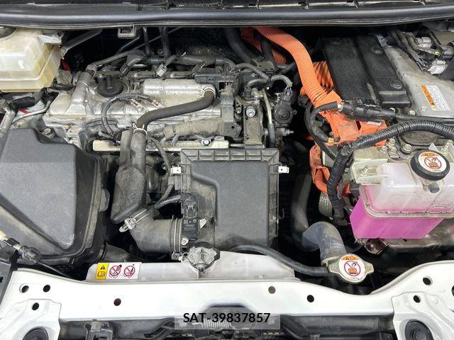 Toyota VOXY HYBRID 2021-07 7331151-18