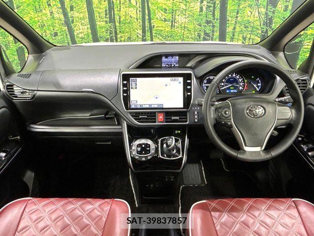Toyota VOXY HYBRID 2021-07 7331151-1