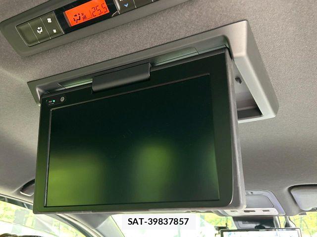Toyota VOXY HYBRID 2021-07 7331151-3