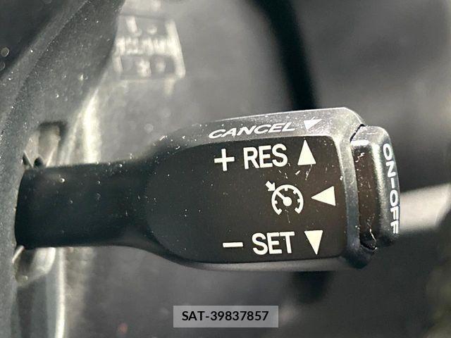 Toyota VOXY HYBRID 2021-07 7331151-6