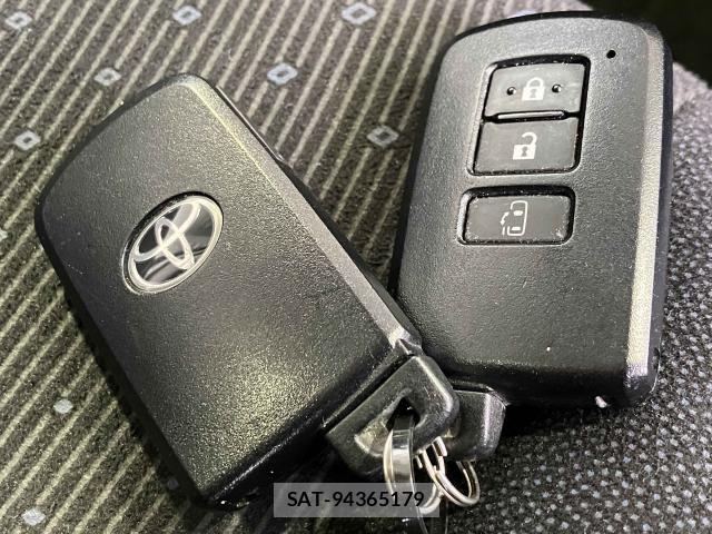 Toyota VOXY HYBRID 2014-03 7331154-11