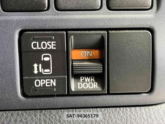 Toyota VOXY HYBRID 2014-03 7331154-13