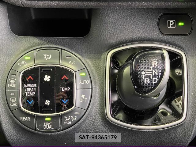 Toyota VOXY HYBRID 2014-03 7331154-15