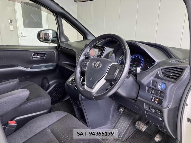 Toyota VOXY HYBRID 2014-03 7331154-16