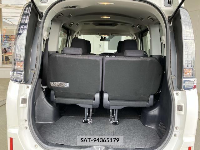 Toyota VOXY HYBRID 2014-03 7331154-22