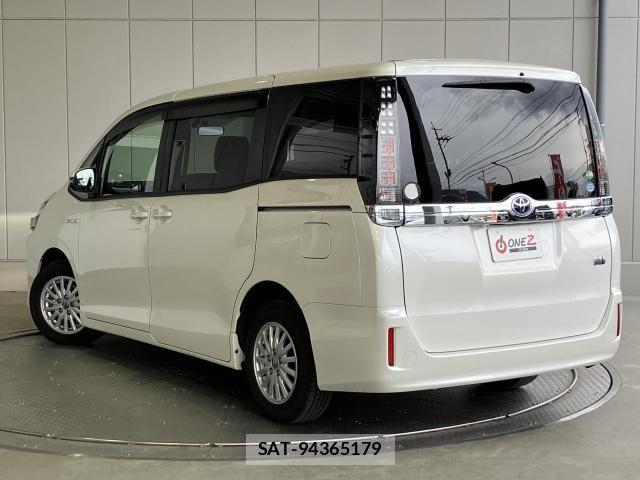 Toyota VOXY HYBRID 2014-03 7331154-29